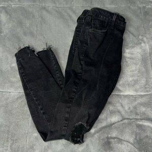 Women’s‎ Old Navy RockStar Super Skinny Ankle Mid-rise size 2 Black jeans.
